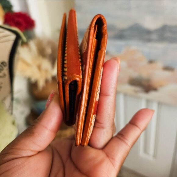 VTG Jacquard Brocade Abstract Stripe Wave Textile Wallet. - Picture 11 of 15